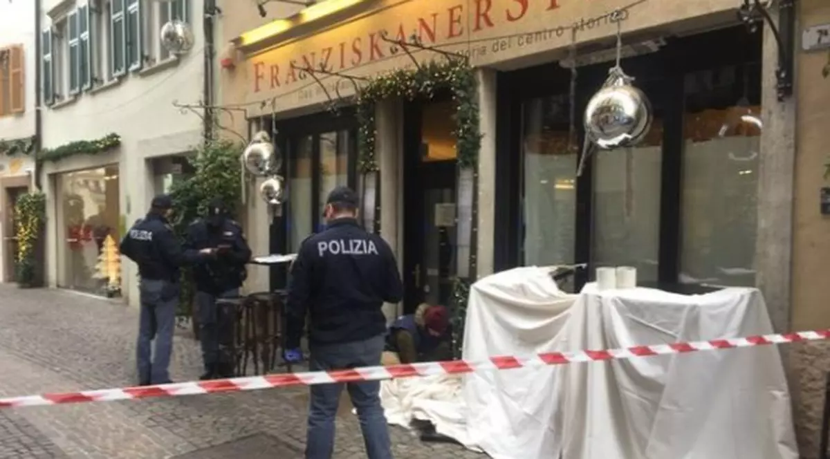 Un hoț român a murit, în Italia, după ce a căzut de pe un acoperiș