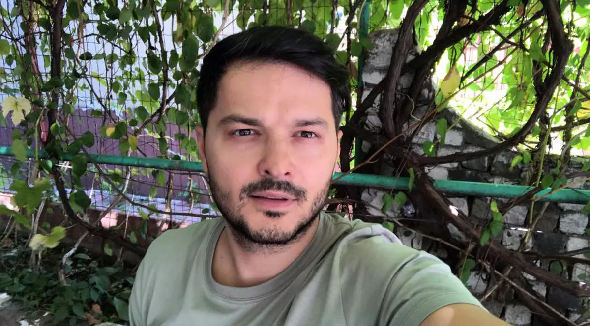 Liviu Vârciu a găsit dezastru în fața casei. I-au făcut prăpăd