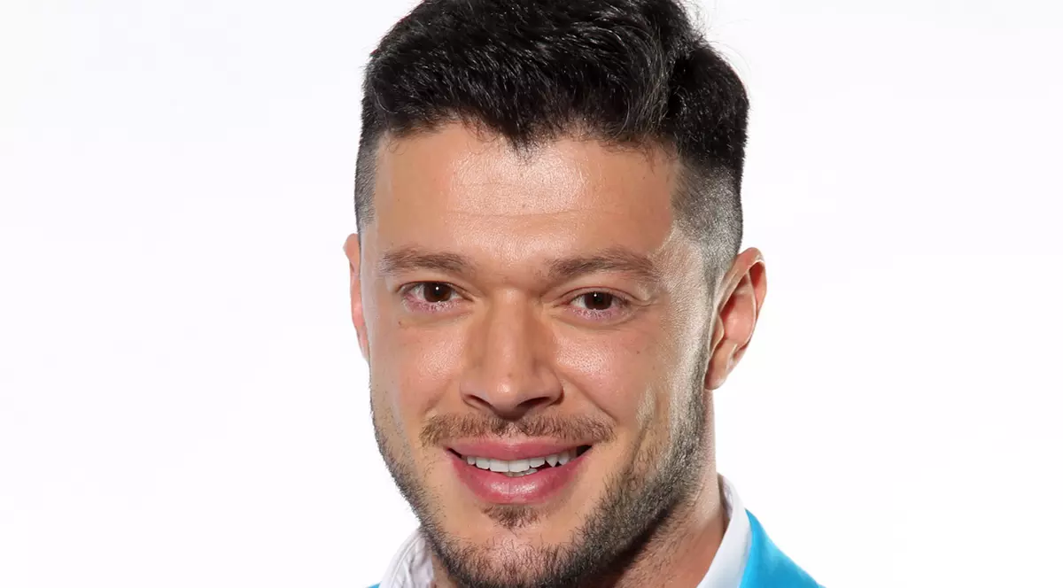 Cum arată prima mare dragoste a lui Victor Slav. I-a dat chiar și inelul