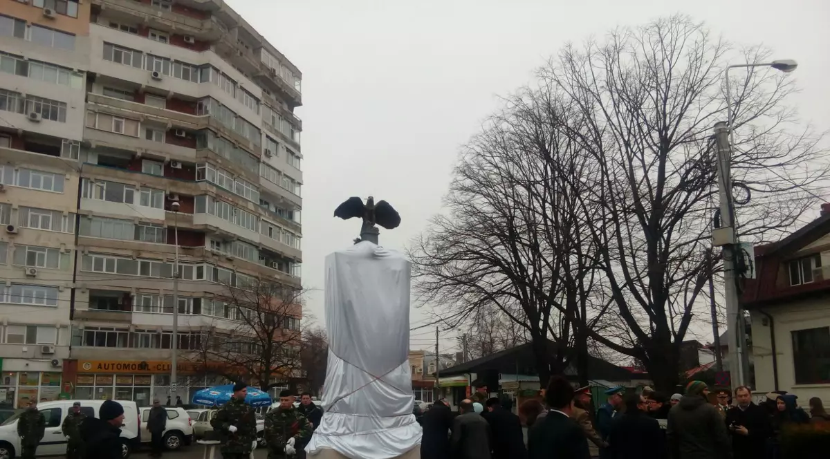 Autorităţile din Galaţi au inaugurat un monument dedicat apărătorilor oraşului din 1918