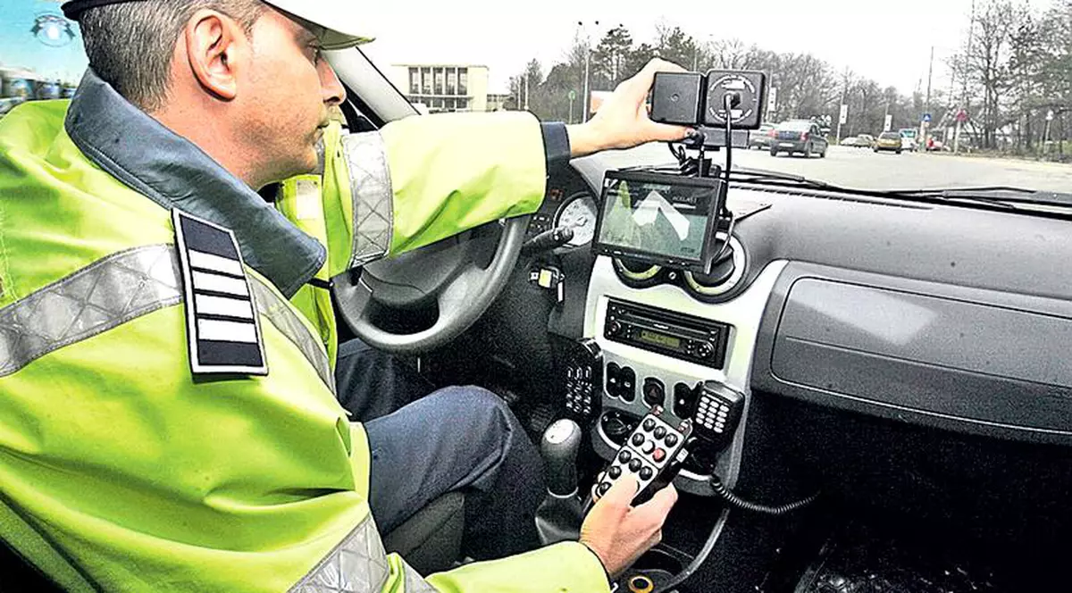 Gălăean prins conducânt cu o viteză de aproape trei ori mai mare decât limita maximă admisă
