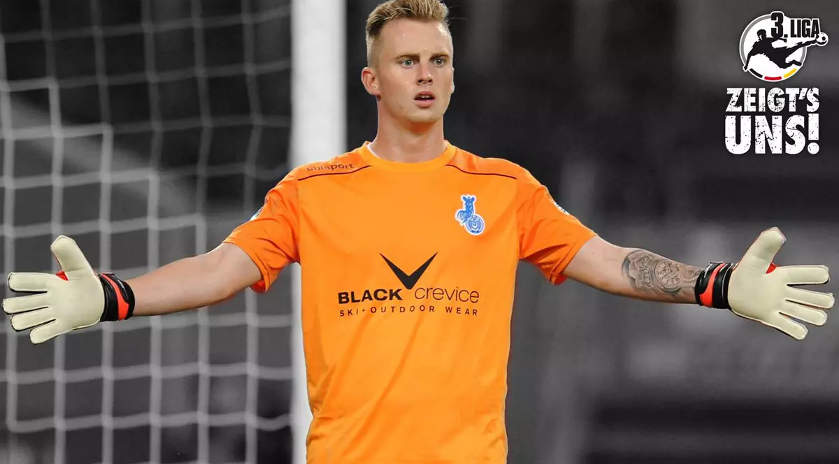 Ăsta e cel mai stupid gol din istoria fotbalului. A apărat un penalty, apoi a făcut nefăcuta! / VIDEO