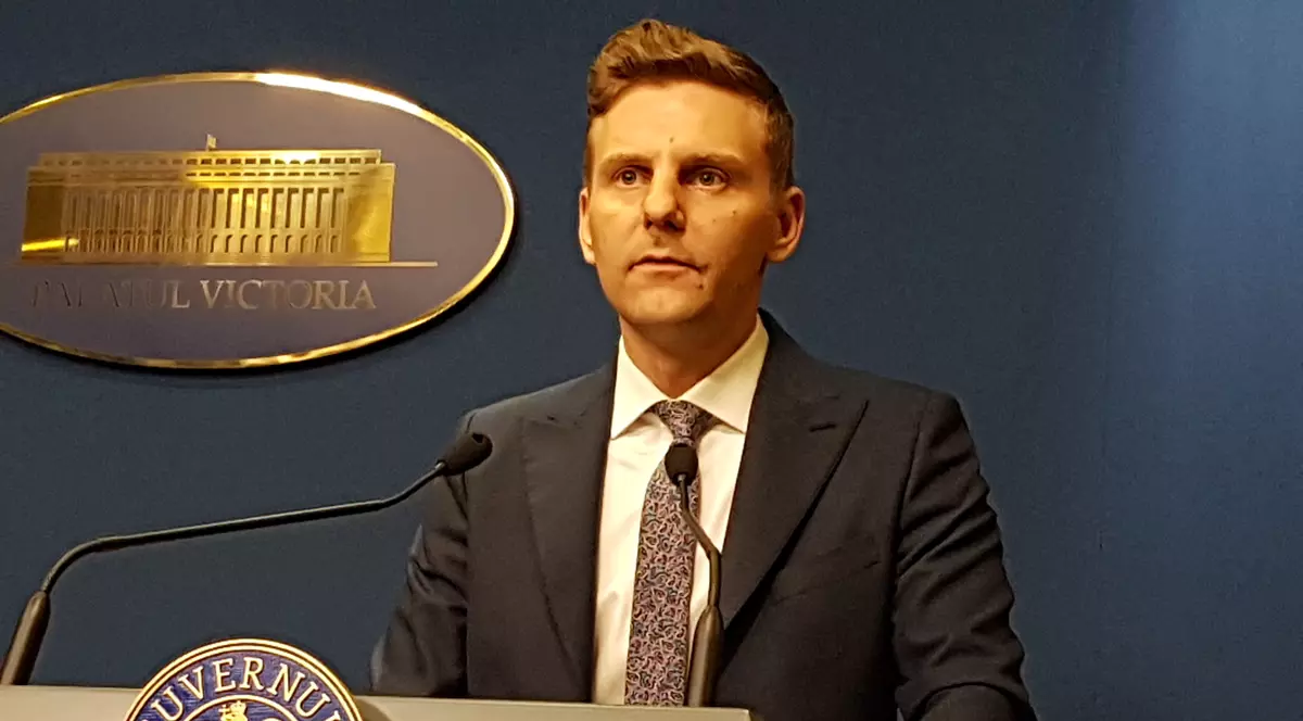 Guvernul spune că Ordonanța care corectează salariile scăzute nu este discriminatorie