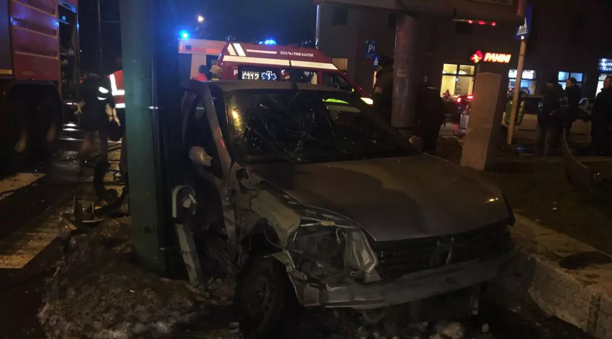 Accident cu şase victime, dintre care doi copii, la Braşov. Mașină proiectată într-un grup de pietoni