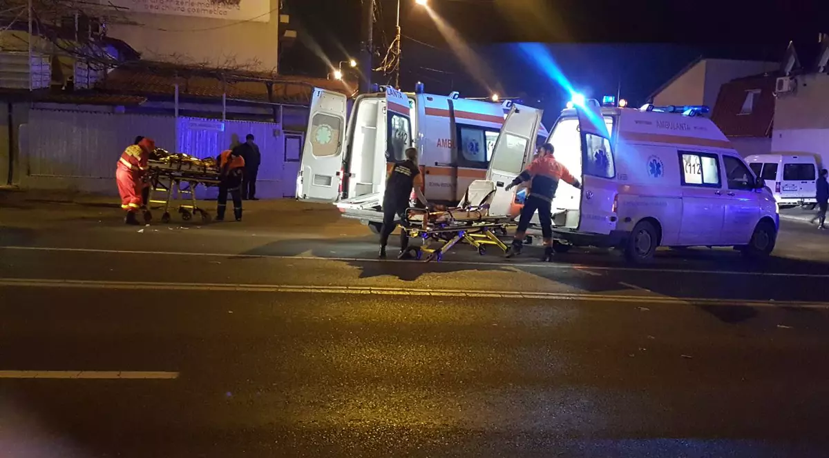 Familie lovită pe trecerea de pietoni la Constanța. Un copil de 3 ani este resuscitat