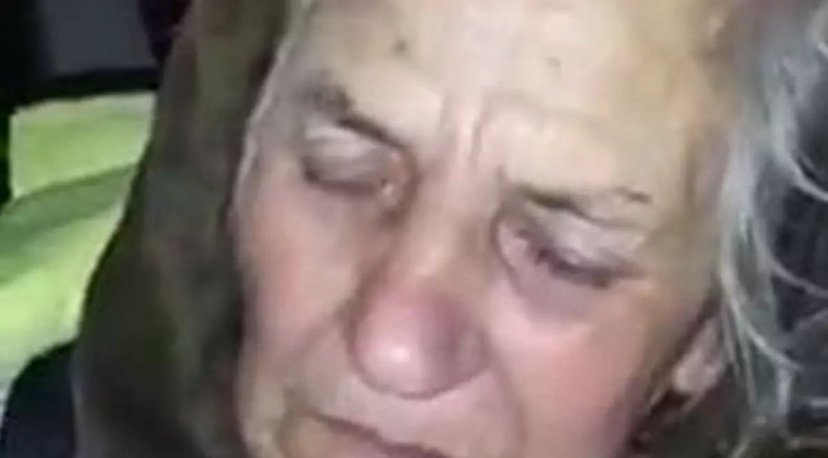 O bătrână de 87 de ani, aproape înghetată, a fost salvată în ultimul moment