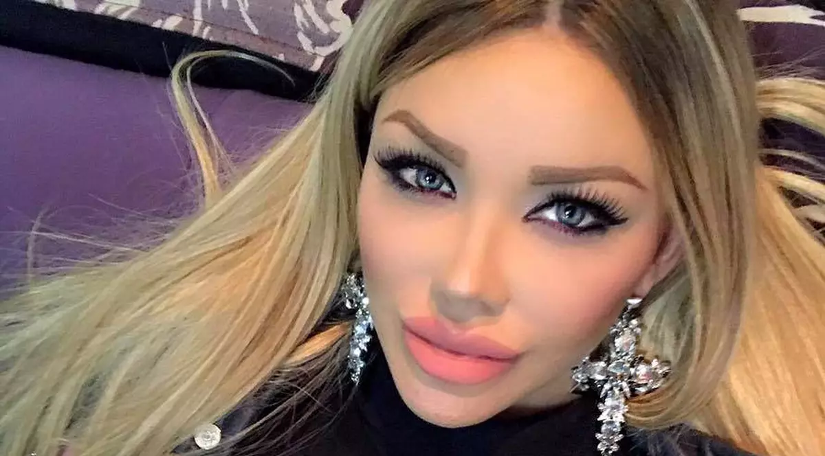 Când s-a sărutat Bianca Drăgușanu prima dată. S-a întâmplat într-o mașină, pe o melodie celebră