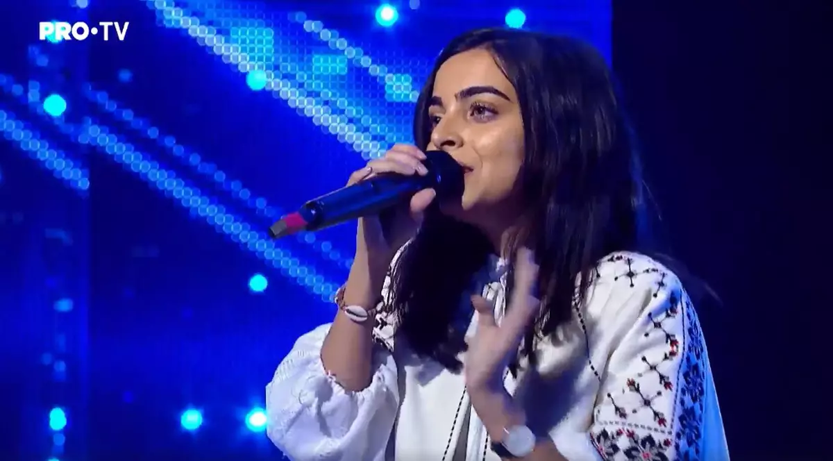 O elevă de la Mate-Info i-a impresionat cu vocea sa pe jurații de la ”Românii au talent
