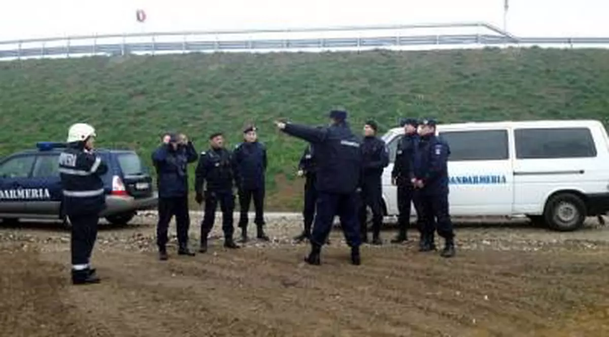 Zeci de jandarmi şi poliţişti caută un bătrân dispărut de două zile