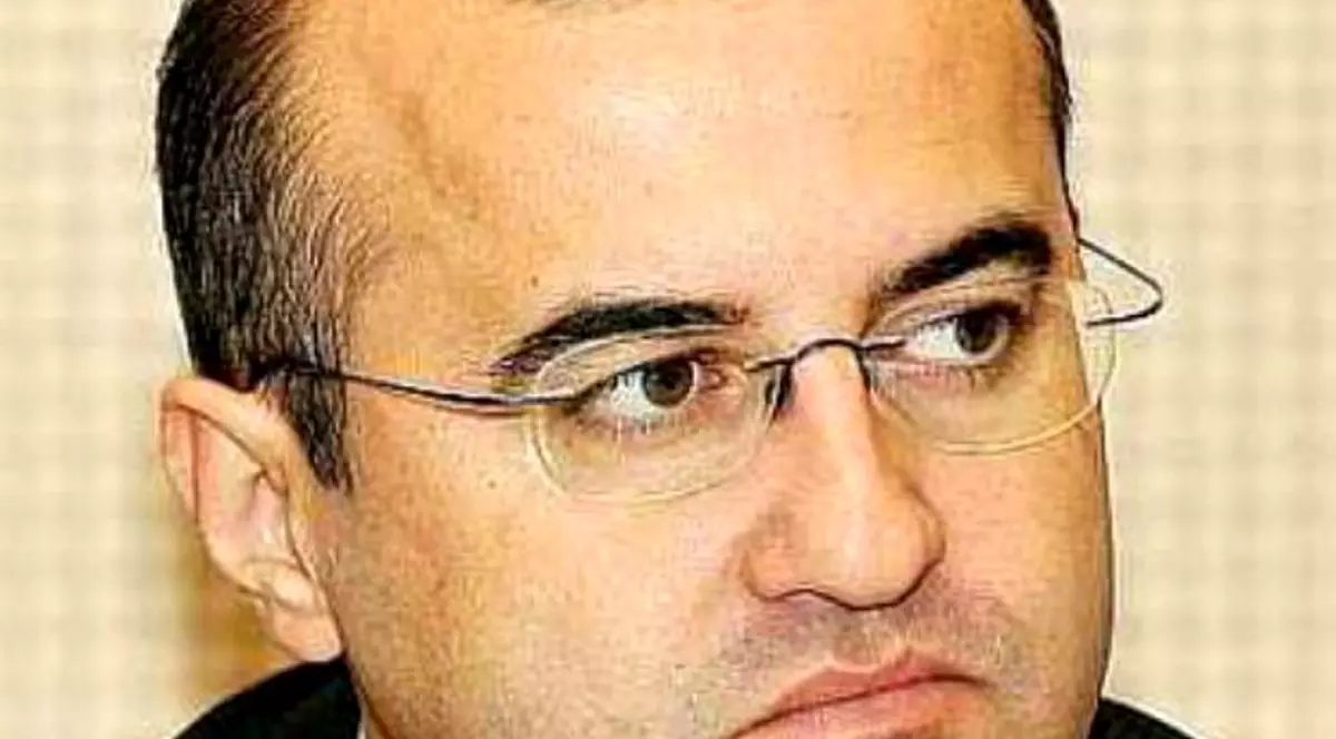 Editorial de Claudiu Săftoiu. Vremea fugii