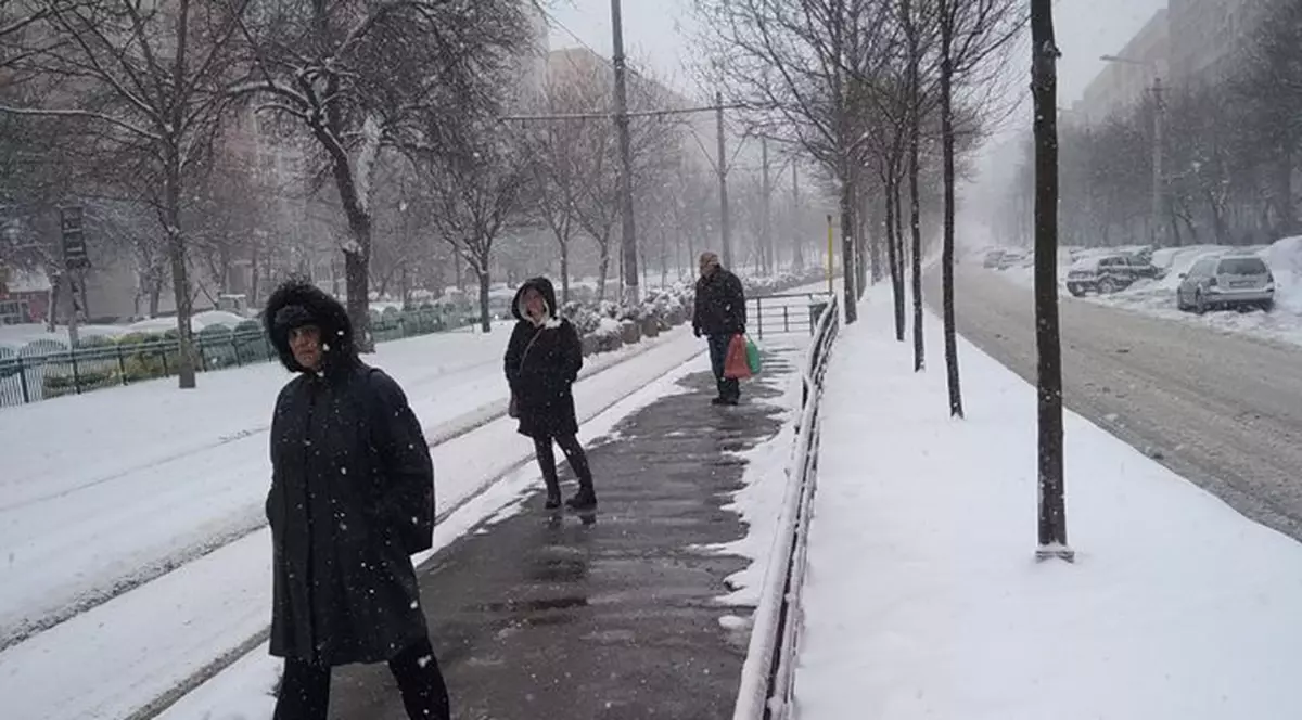 Măsuri luate de autorități din cauza viscolului care va lovi România în următoarele 24 de ore. Ministtrul de interne Carmen Dan și reprezentanții autorităților locale au prezentat, în urmă cu puțin timp, la sediul ministerului ultimele date.