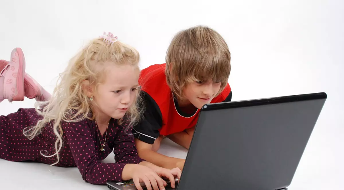ce sunt bullyingul și cyber-bullyingul