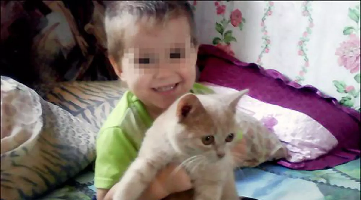 FOTO | Un copil de 4 ani a fost găsit mort în zăpadă. A ieșit în toiul nopții afară, la -20 de grade, pentru că suferea de somnambulism