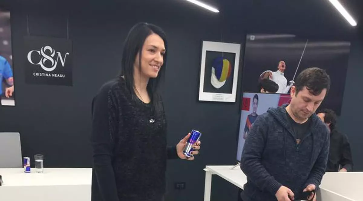 Cristina Neagu se implică în proiecte extrasportive: “Pe unde am călătorit nu am văzut atât de mulți oameni ai străzii” | FOTO&VIDEO