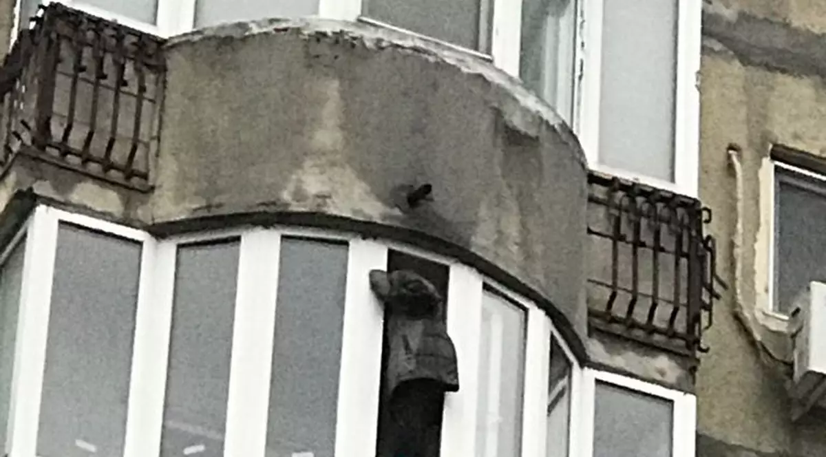 Femeie salvată de la sinucidere, în București