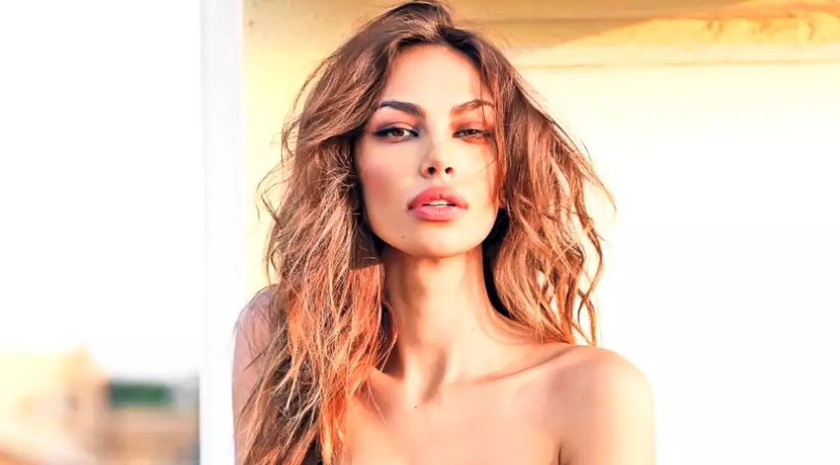 Fiica Mădălinei Ghenea a împlinit 10 luni. Ipostază tandră mamă-fiică