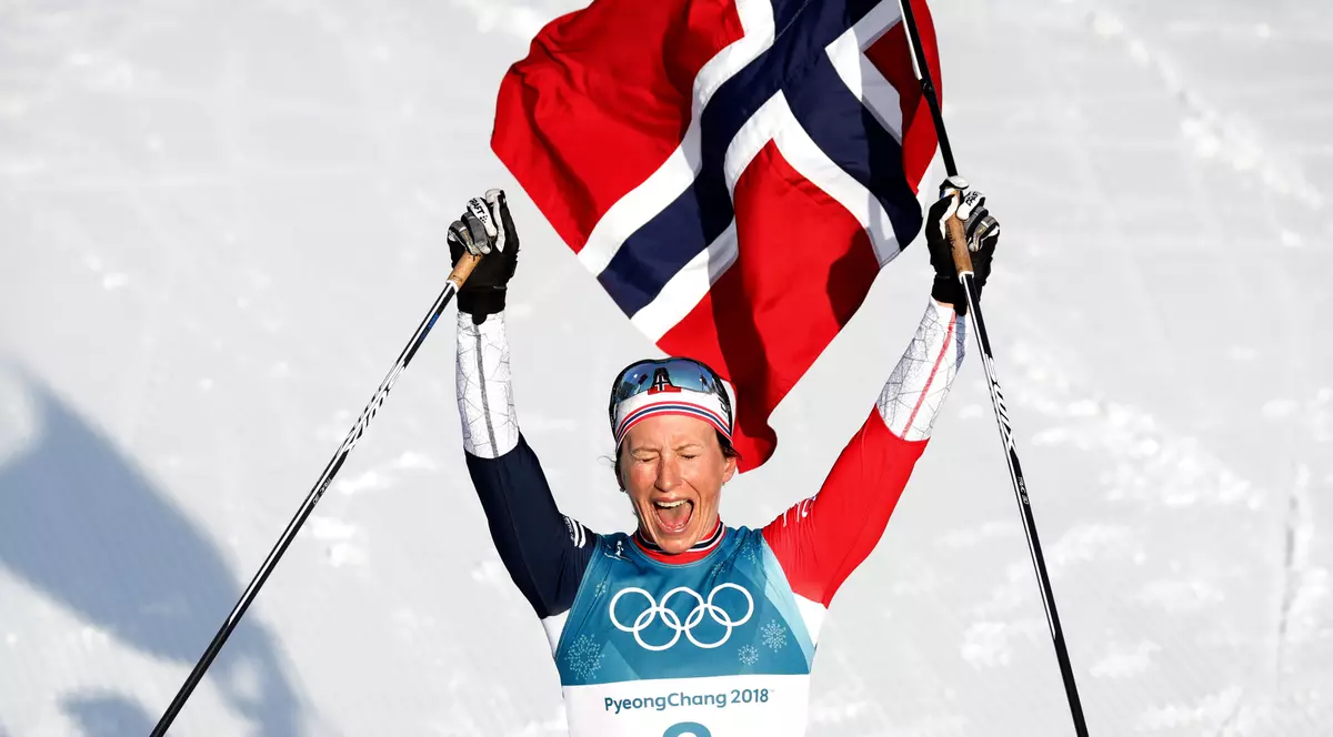 Marit Bjoergen, sportiva cu cele mai multe medalii în istoria Olimpiadelor de iarnă. Norvegianca a închis Jocurile Olimpice de iarnă 2018 cu un aur la schi fond, start în masă!!