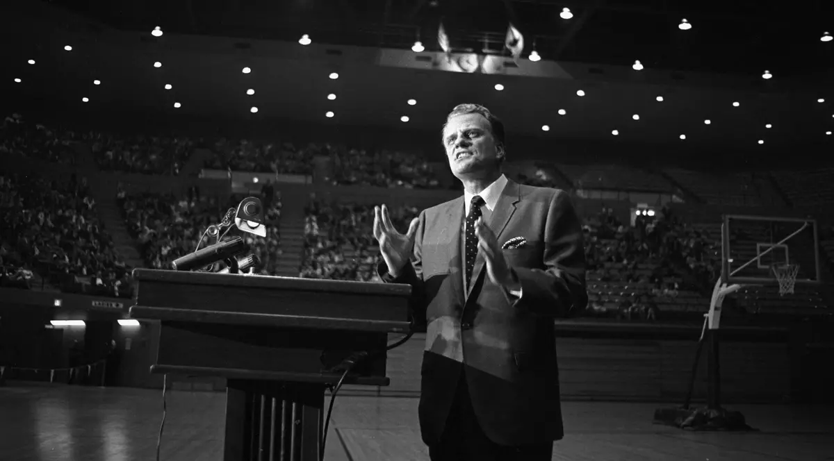 VIDEO | A murit Billy Graham, cel mai influent predicator al secolului XX. Mesajul transmis de Donald Trump