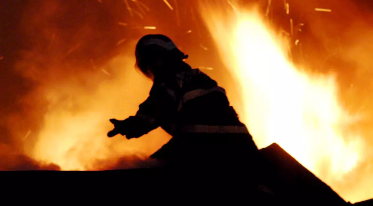O femeie din Botoșani a murit într-un incendiu care i-a cuprins casa