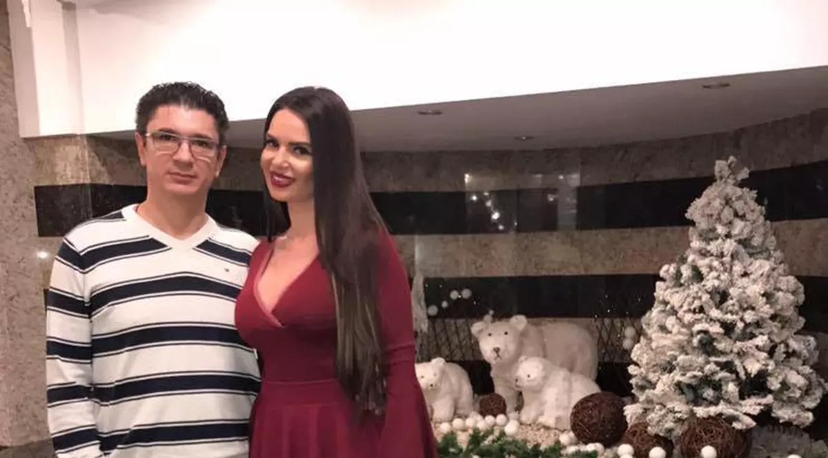 Iubita lui Luis Lazarus a făcut show în restaurantul lui Cristi Borcea de la Miami. Carmen Harra i-a îndesat bani în chiloți | VIDEO