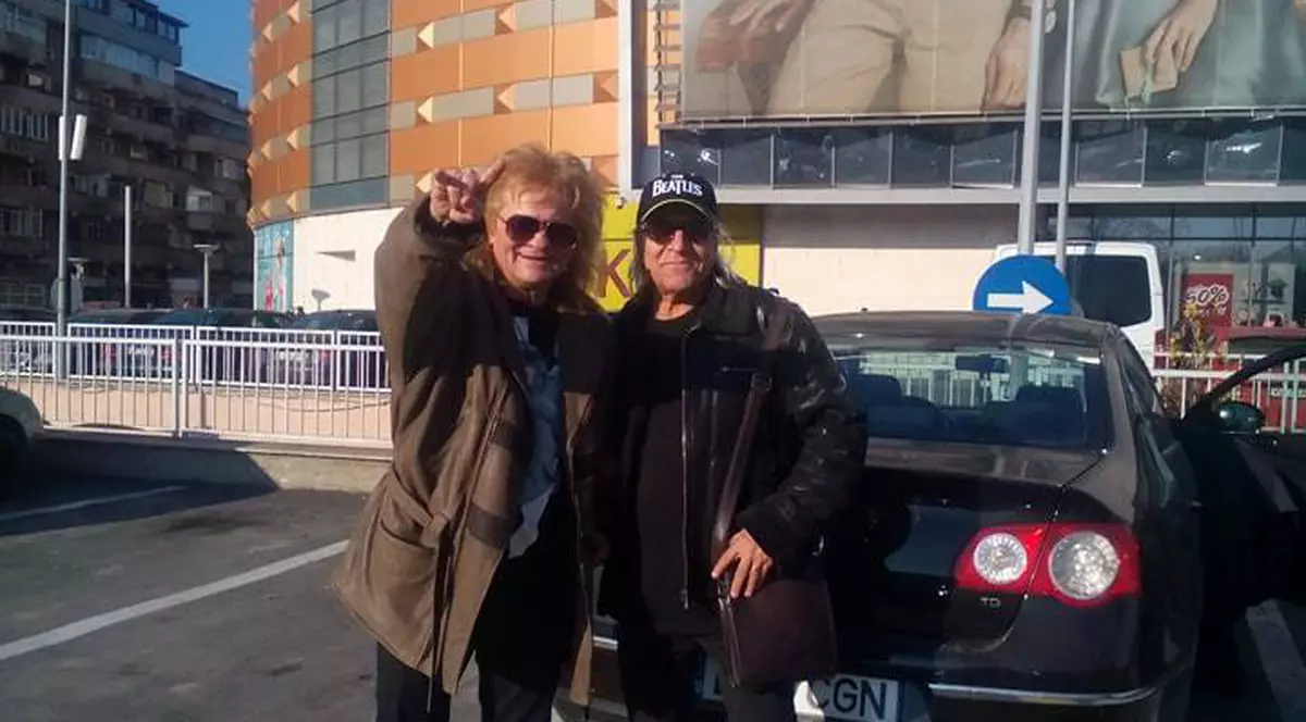 EXCLUSIV/Prima imagine cu Petre Magdin după atacul celebral. Este recuperat complet și, la 74 de ani, arată ca un rock star!