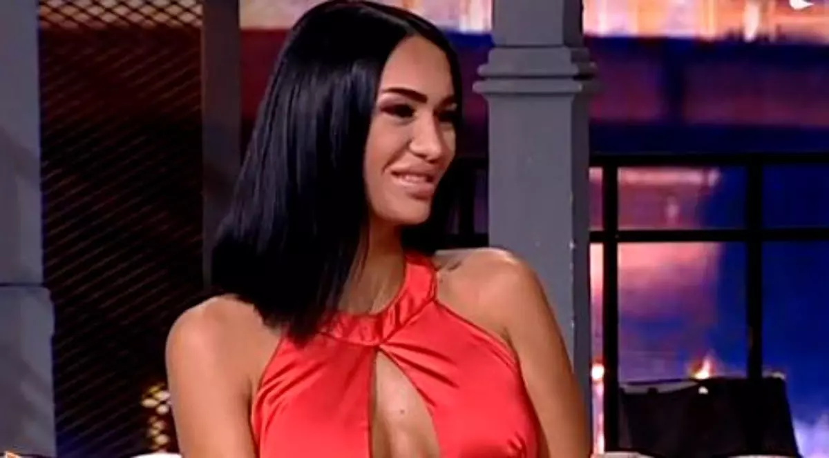 Margherita de la Clejani, imposibil de recunoscut cum era în copilărie. Pare ireal, dar e chiar ea