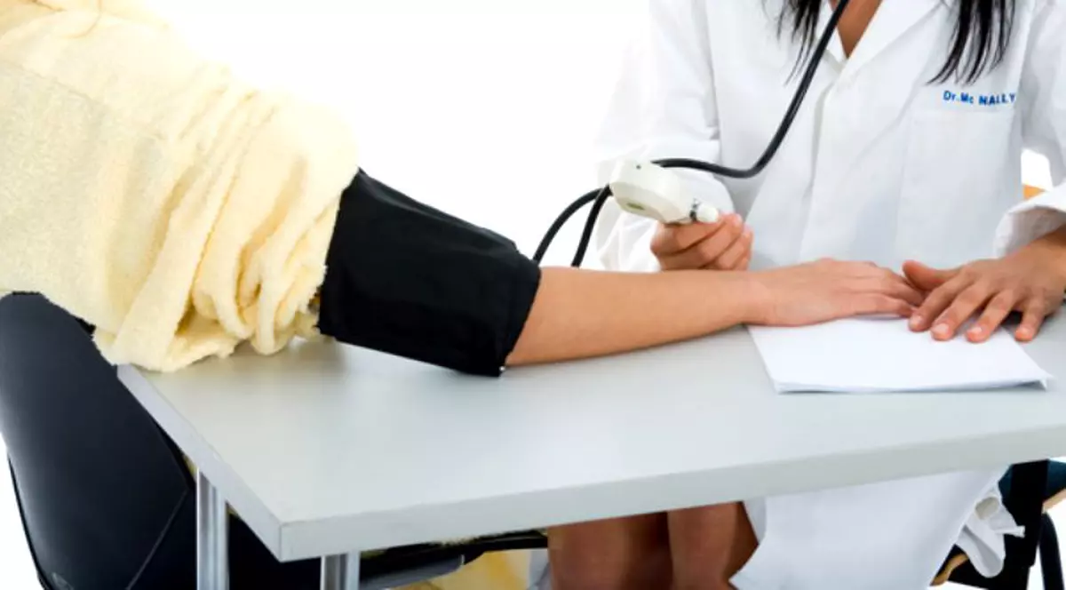 Medicii de familie vor putea recomanda analize pentru depistarea Hepatitelor cronice B şi C pentru toţi asiguraţii