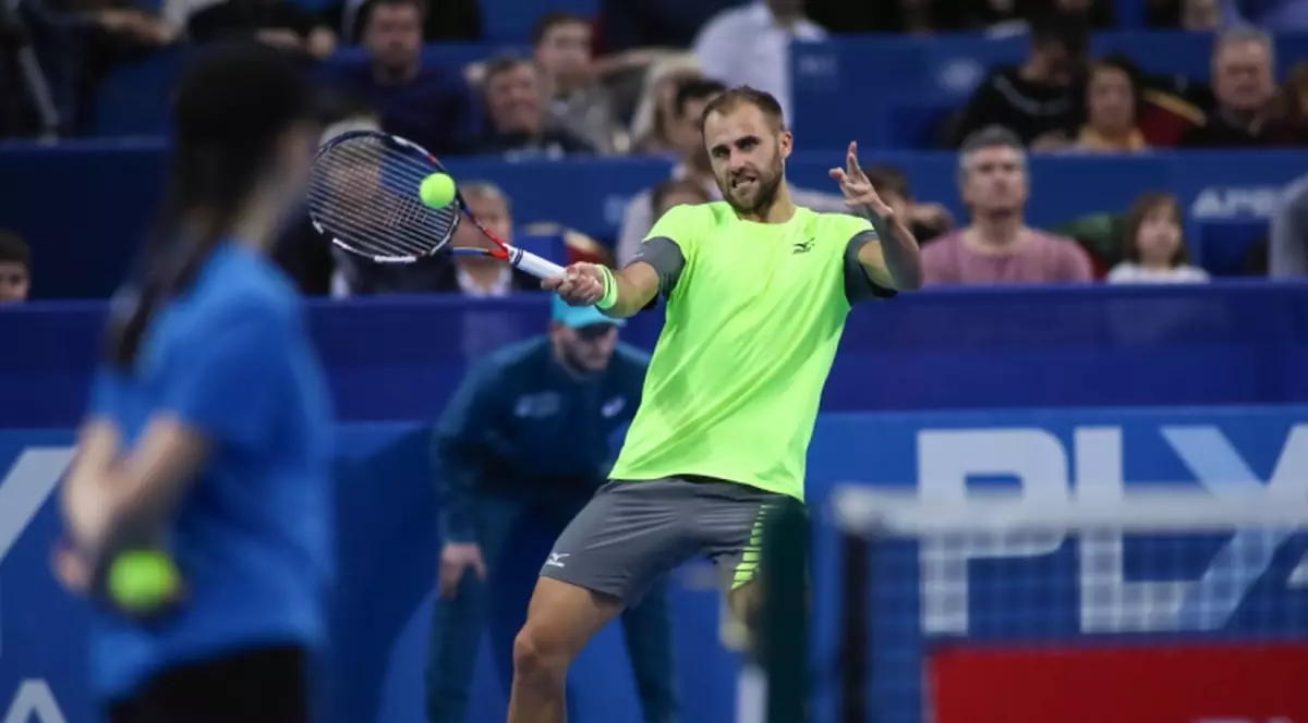 Cui i-a dăruit Marius Copil racheta ruptă în meciul cu Mirza Basic, finala de la Sofia