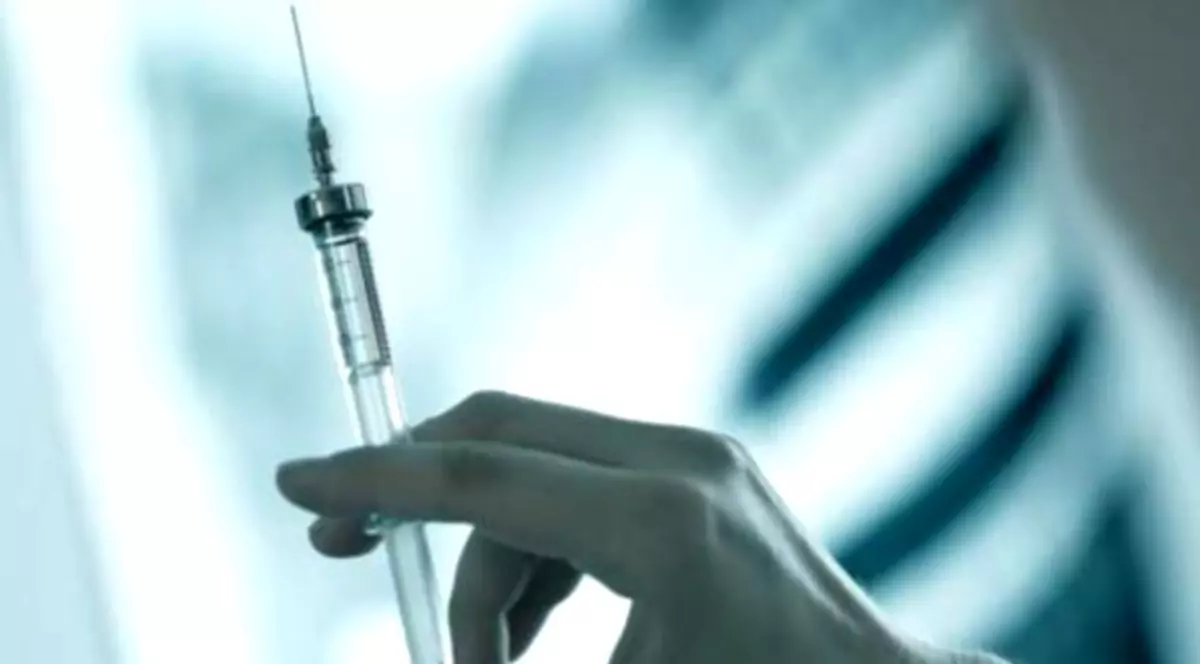 Mai mulți români lucrează ca asistenți medicali în Suedia, deși nu au urmat cursurile școlilor medicale