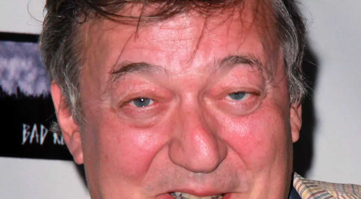 Actorul Stephen Fry are cancer de prostată. Acesta a suferit o intervenție chirurgicală la începutul acestui an