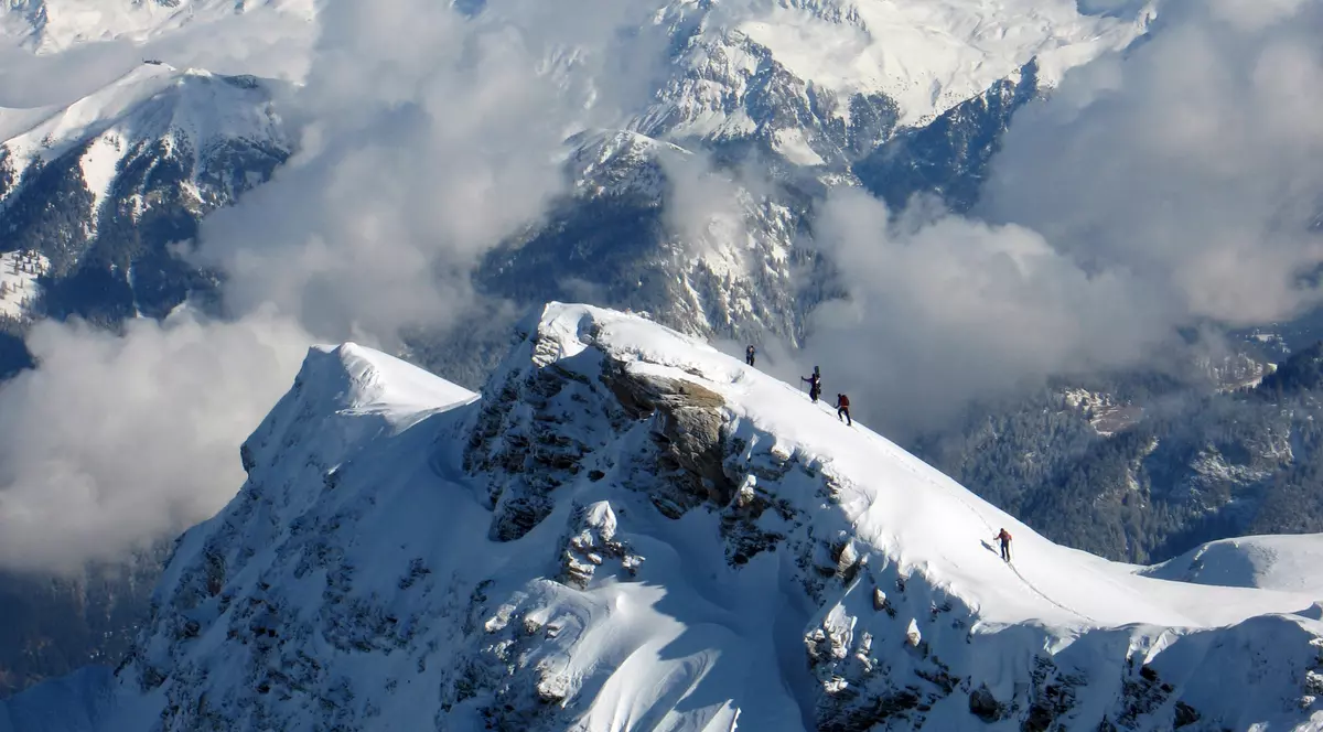 10 persoane surprinse de o avalanșă în Elveția