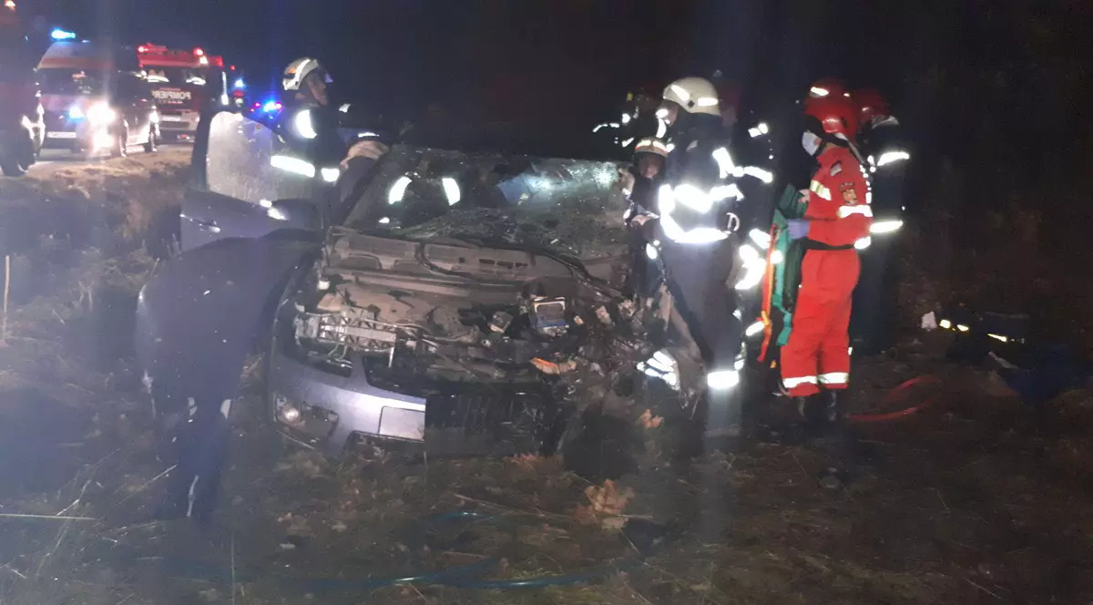 Un copil în stop cardio-respirator și trei adulți încarcerați, în urma unui accident cumplit în Timiș