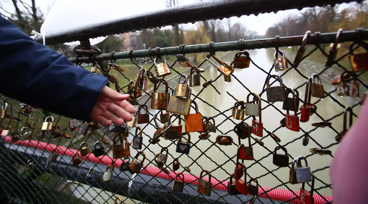 Lacătele iubirii, pe un pod din Timișoara de Valentine's Day