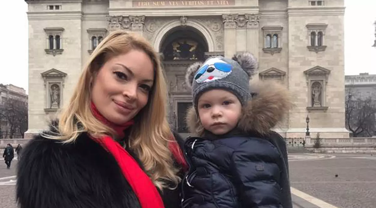 Valentina Pelinel, mesaj pentru nașa copilului. Ce i-a transmis blonda
