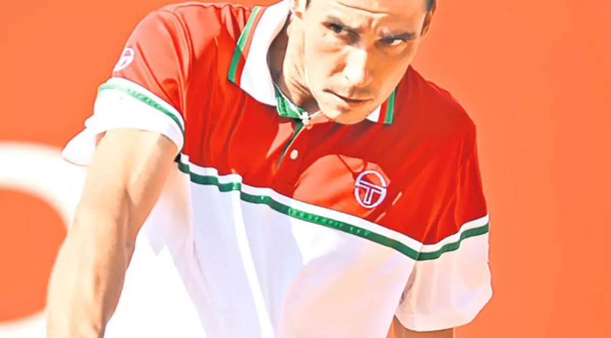 Sora lui Victor Hănescu, spectaculoasă în costum de baie. A concurat la Miss Universe România | FOTO