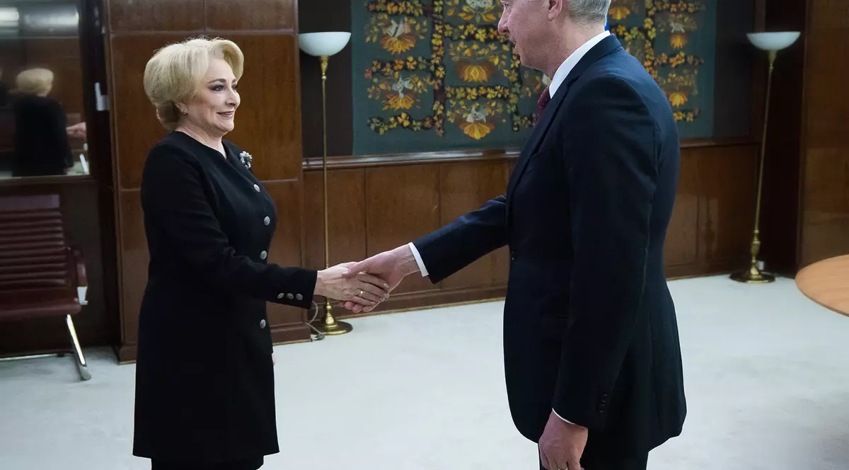 UPDATE / Ambasadorul SUA la București a fost primit de premierul Viorica Dăncilă, la Palatul Victoria