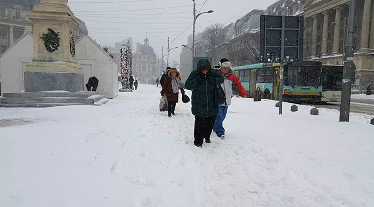 Vremea în județul Galați. Cinci unităţi de învăţământ rămân închise şi miercuri