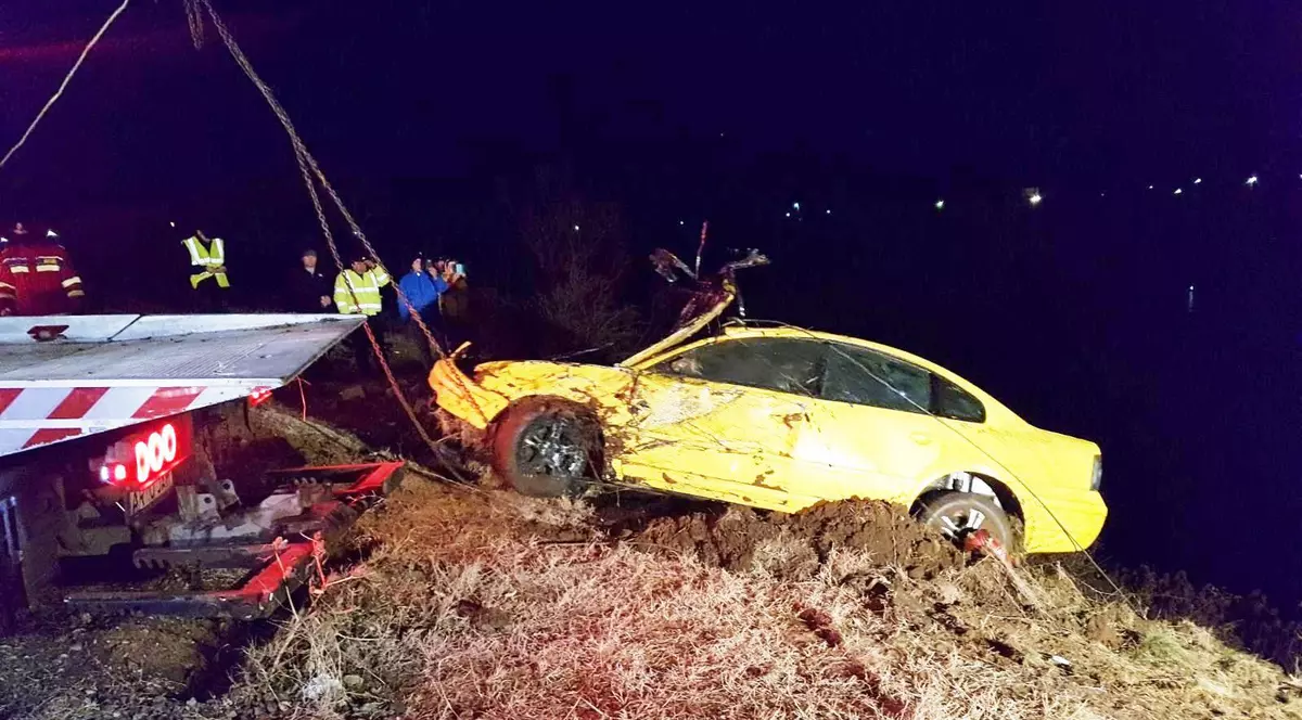 Cadavrul bărbatului care s-a aruncat cu mașina în lacul Ghioroc a fost găsit