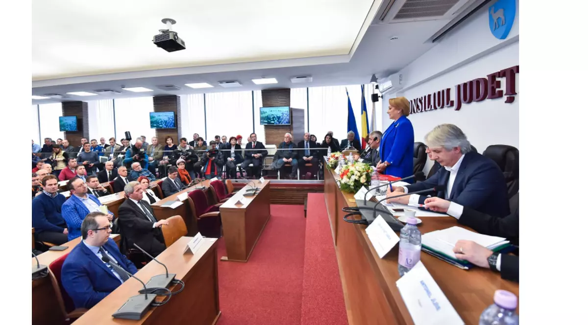 Prima vizită a premierului Dăncilă în țară