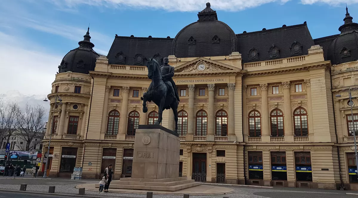 Biblioteca Universitară ”Carol I” a împlinit 123 de ani. Este ridicată pe locul unde Eminescu a citit ”Scrisoarea a III-a”