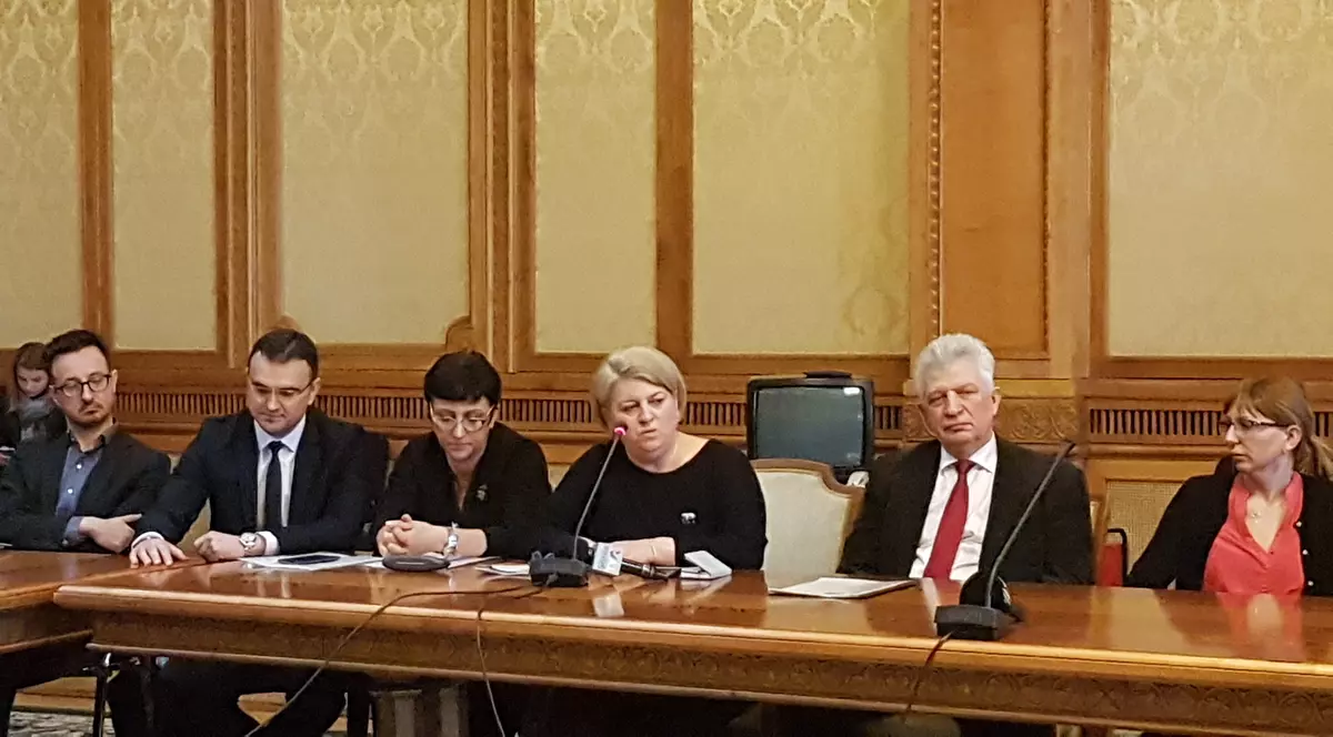 Comisiile de cultură au validat noua conducere a Televiziunii Publice; Votul final, miercuri, în plenul Parlamentului