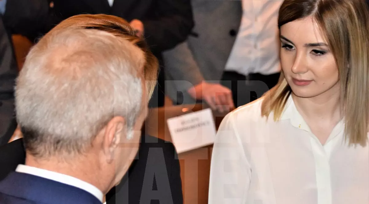 FOTO. Iubita lui Liviu Dragnea, la Congresul Extraordinar al PSD, alături de Gabriela Firea și Carmen Dan