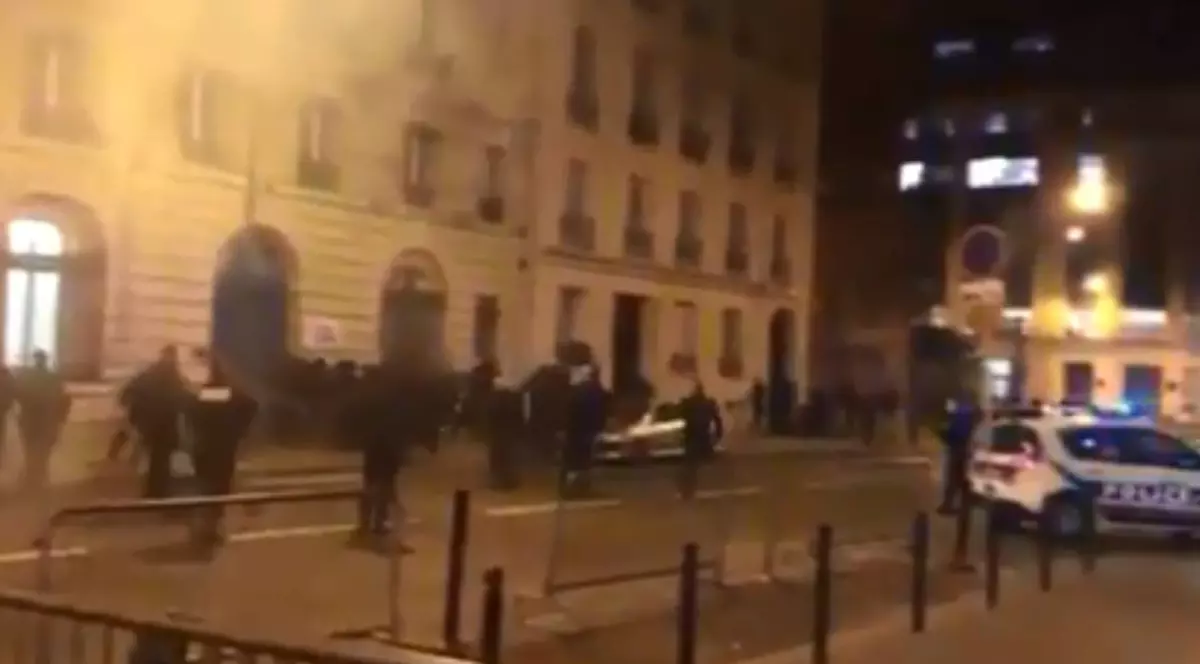 Scandal în noapte în fața hotelului din Paris în care s-au cazat cei de la Real Madrid!