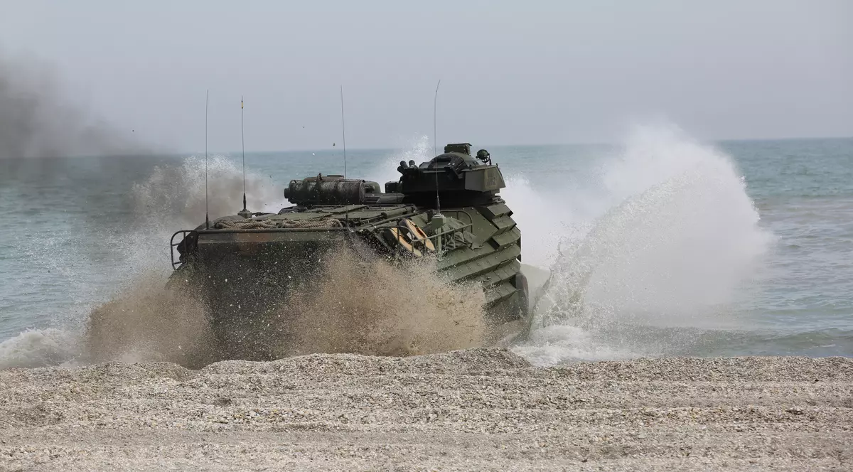 FOTO/1.700 de militari români și străini au luat cu asalt plajele de la Marea Neagră. Cel mai amplu exercițiu al forțelor navale