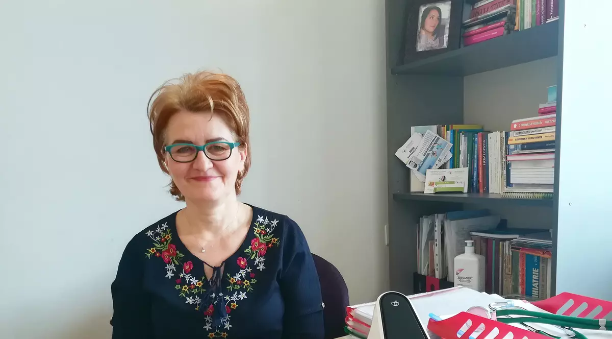 REPORTAJ: O doctoriţă din Braşov a renunţat la medicina clasică pentru homeopatie. A muncit 15 ani în sistemul de stat