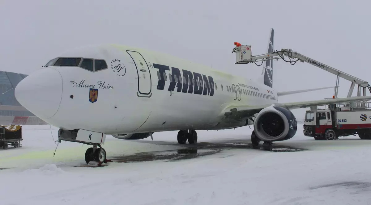 UPDATE. Zboruri cu întârzieri, pe Aeroportul Otopeni. Lista curselor afectate de vremea severă