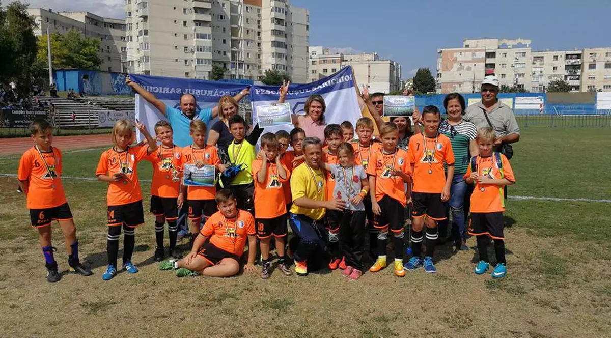 Cum sprijină Fundația Ringier mici fotbaliști de la Pescărușul Sarichioi Junior. Meci caritabil, pe 26 august