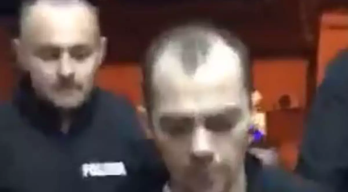 Bărbatul care a înjunghiat o vânzătoare în Arad a fost reținut