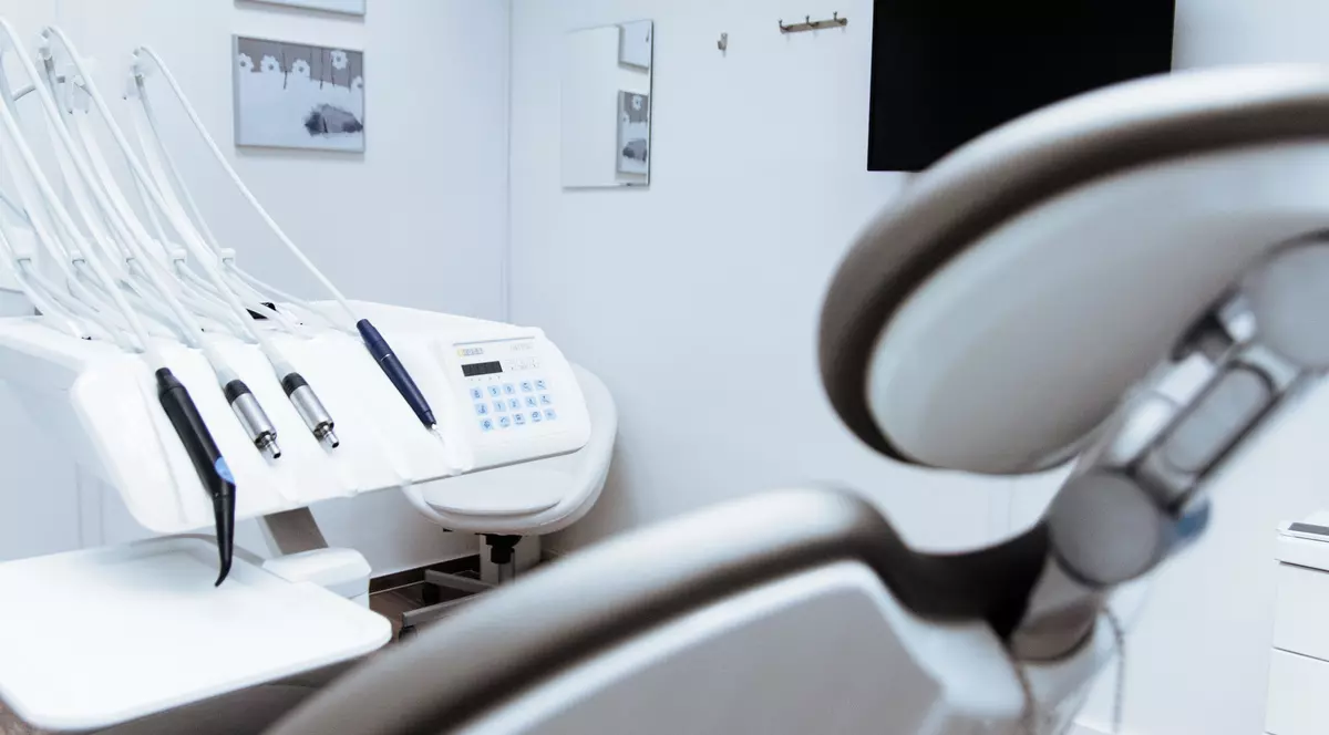 (P) Discromiile dentare