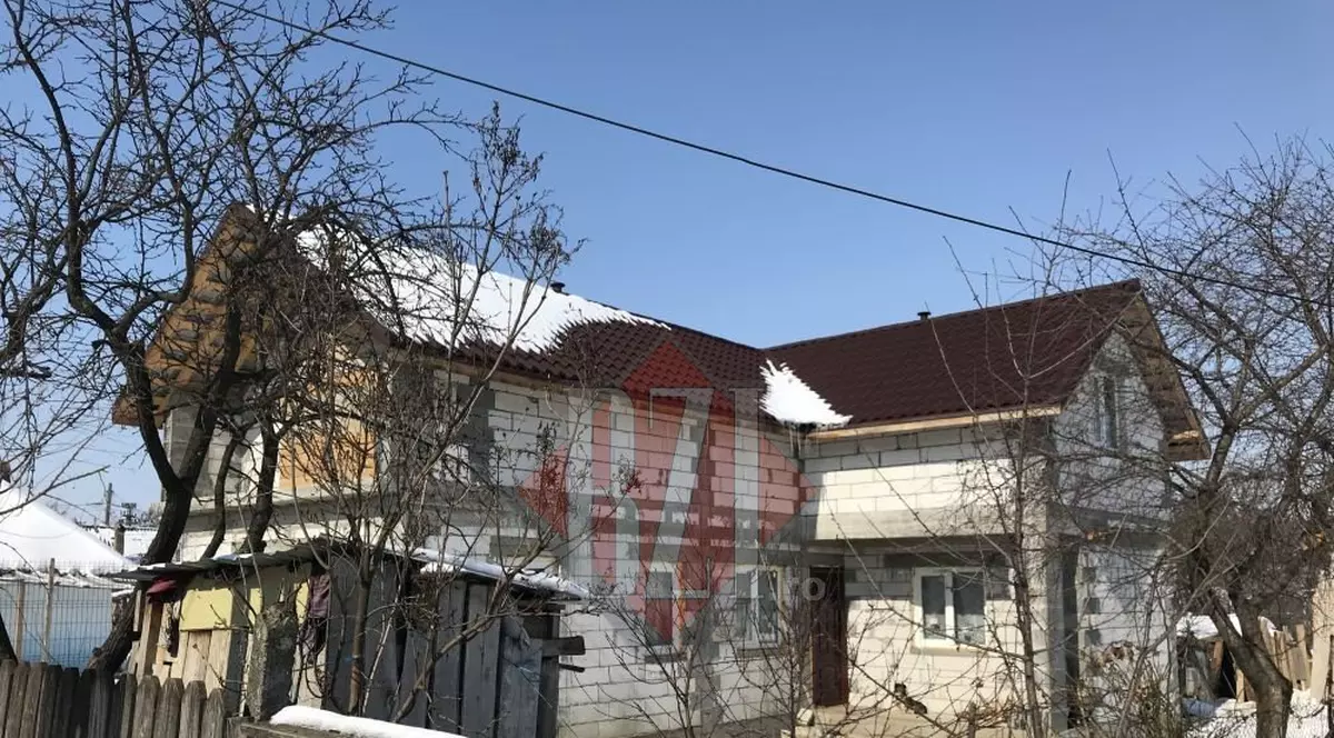 Un tânăr de 18 ani din Iași a vrut să se sinucidă după o ceartă cu iubita! Și-a pus ștreangul când bunica era la Biserică